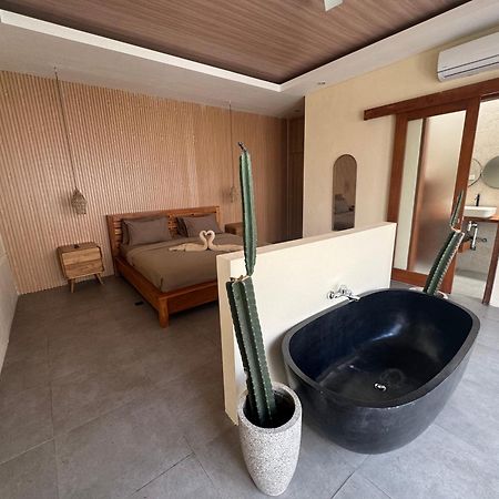 Kiki Village Bathtub Canggu Εξωτερικό φωτογραφία